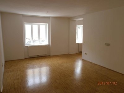 Zentrale 3-Zimmer Erdgeschosswohnung 90 m² + 32 m² Terrasse