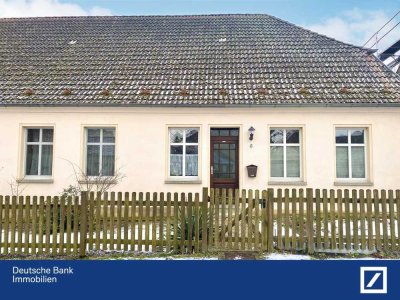 Zweifamilienhaus mit Garten im Hofambiente, Nebengelass und Gewerbefläche in Lindow (Mark)