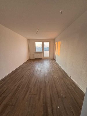 ** 4 Raum Wohnung ** Badewanne ** Balkon **