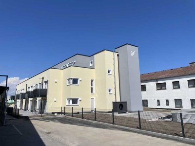 NEU-MODERN-HELL - Top ausgestattete 3 ZKB 1.OG mit Balkon