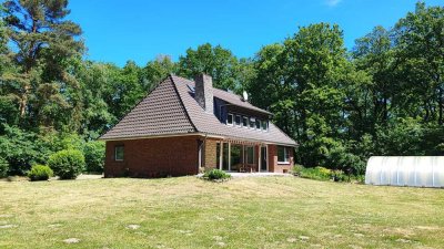 Villa in Waldlichtung zu Vermieten