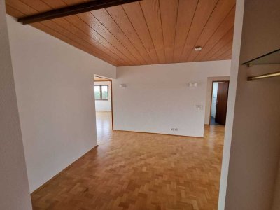 ***Großzügige 5-Zi.-Wohnung mit wundervollem Ausblick***