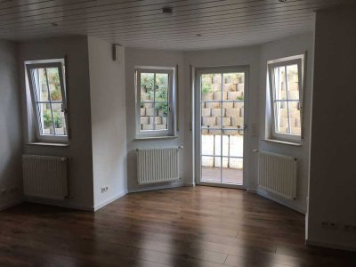 Gehobene 2-Zimmer-Wohnung mit TerrasSE und Einbauküche in Klein-Winternheim