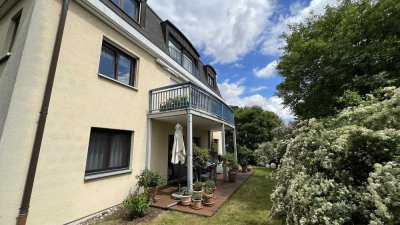 Willkommen in grüner , ruhiger Höhenlage von Radebeul..! Vermietet im Grünen/ 2 Z.Whg./Balkon/ TG.