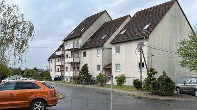 Ansprechende und sanierte 1 Zimmer-Wohnung mit Balkon und Einbauküche in Haldensleben