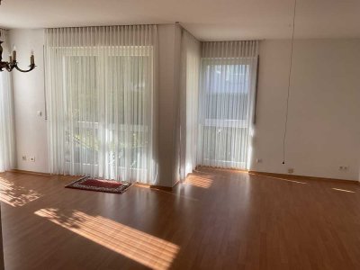 Lichtdurchflutete 2 ZKB-Wohnung mit Sonnenterrasse, Gartenanteil und Garagenstellplatz in Budenheim