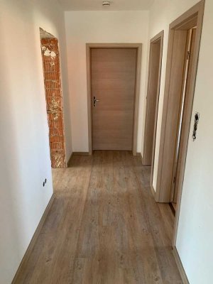 Schöne 3-Zimmer-Wohnung mit Balkon und EBK in Elliehausen