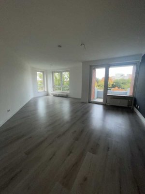 Schöne 3 Zimmer Wohnung mit Balkon