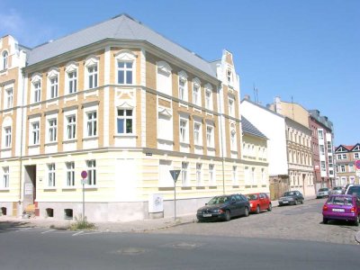 Schöne helle 4-Raum-Wohnung im Altbau mit DIELEN zu vermieten!