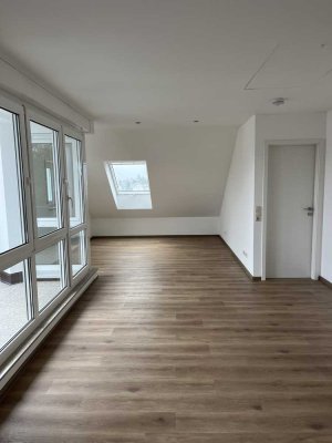 Helle & Stilvolle 2,5 Zimmer Wohnung mit Balkon und EBK in Wulllenstetten