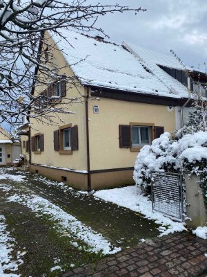 5-Raum-Haus in Freiburg im Breisgau Mooswald mit garten