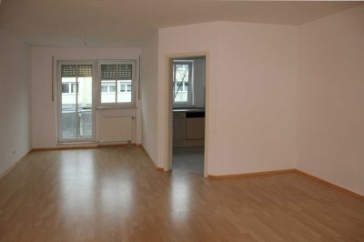 Schöne gepflegte 1-Zimmer-Wohnung mit Balkon und Einbauküche in Garching-Zentrum