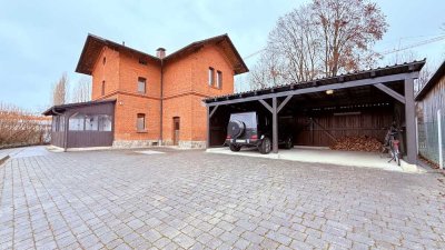 ... AIGNER - historisches, saniertes Bahnwärterhaus mit Carport für Individualisten mit Charme ...