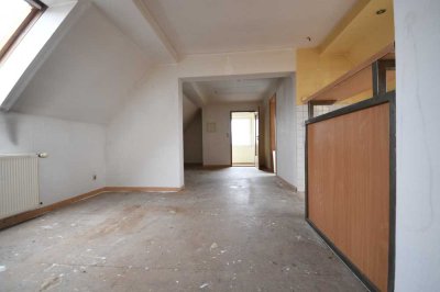 *2-Raum-DG-Wohnung* selbst renovieren und 3 Monate keine Miete bezahlen