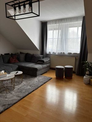 4-Zimmer Wohnung mit Balkon - 99 m² Wohnfläche - Keller und Stellplatz