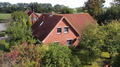 ***Wohnhaus mit 1.250 m² Grundstück in Rysum/Krummhörn***PROVISIONSFREI