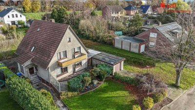 Einfamilienhaus mit Einliegerwohnung in ruhiger Lage