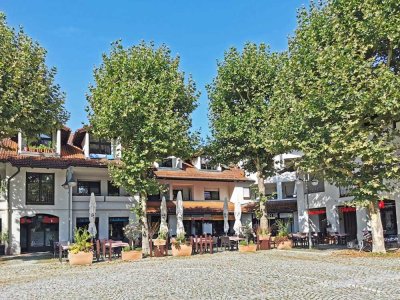 Gut geschnittenes Apartment mit separater Küche und Balkon am Rathausplatz....