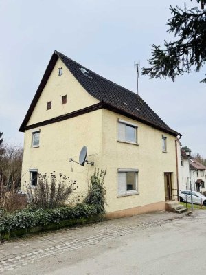 Sanierungsbedürftiges Einfamilienhaus in Feldrandlage zu verkaufen