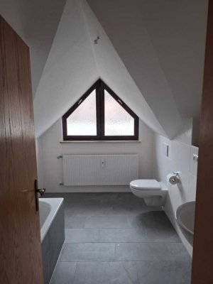 Geräumiges und saniertes 1,5-Zimmer-Appartement mit Balkon und neuem Badezimmer in Ottobrunn