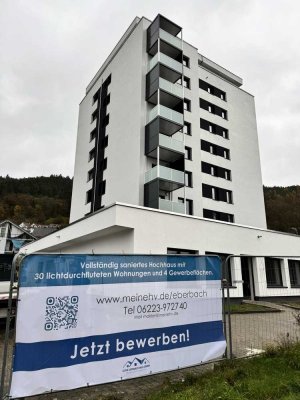 Traumhafte 2 Zimmer Wohnung mit Balkon, Erstbezug nach Sanierung