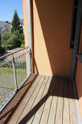 Inkl. EBK ***im 1.OG / frei ab 1.4.25 / + sonniger West-Balkon**