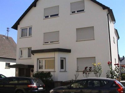 Gepflegtes, ruhig gelegenes 3-Familienhaus mit viel Potential !