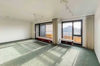 Lichtdurchflutete Wohnung mit Loggia und Blick über Lübeck: Ideal für Paare und kleine Familien