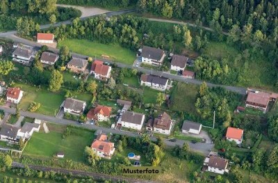 Doppelhaushälfte, Garten und Carport