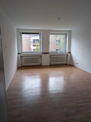 Attraktive und vollständig renovierte 3-Raum-Wohnung mit Balkon in Gelsenkirchen