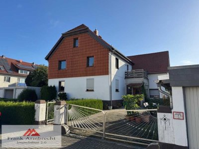 Mehrfamilienhaus mit bebaubarem Grundstück in Wendeburg zu verkaufen.