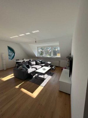 Traumhafte Maisonette-Wohnung mit Balkon in gehobener Lage im Grünen