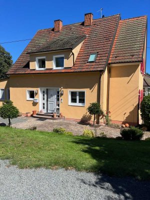 Traumhaus mit weitläufigem Garten, Weiher und EBK in Birkenfeld