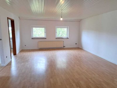 Schöne 4 Zi. Whg. mit Balkon  + Stellplatz in Harthausen