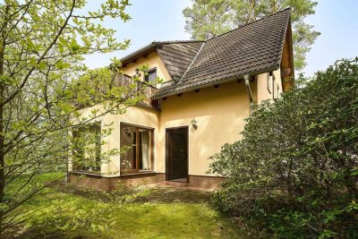 DEUTSCHMANN IMMOBILIEN ***** ivd - Wohntraum am Waldrand mit Doppelgarage in Zühlsdorf!