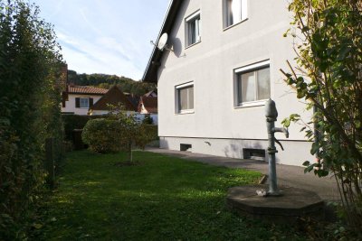 Stadtrandlage - Hausetage 2ZI mit GARTEN, Parkplatz