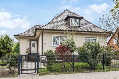 Einfamilienhaus mit Keller und Garage im Zentrum Falkensees -PROVISIONSFREI-