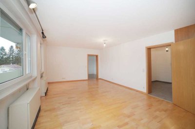 bezugsfreie 4-Zimmer-Wohnung mit Tageslichtbad, Südbalkon und Garage in Unterhaching