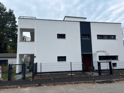 Wohnen im Neubau - schöne 2-Zi-Wohnung vollmöbliert