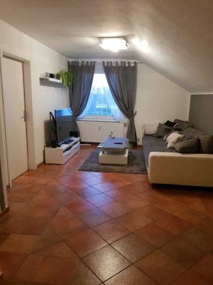 Ruhige Dachgeschoss Wohnung 64m2