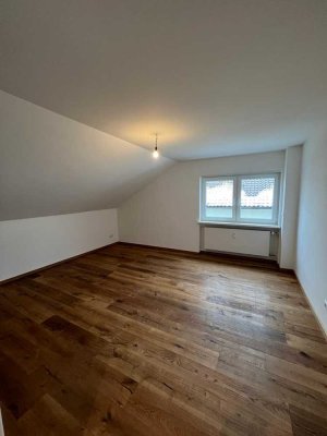 ++TOP sanierte 3 ZKB Wohnung++energieeffizient++Grundfläche über 90qm++Garage+Stellplatz