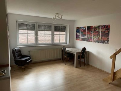 Gepflegte 1,5-Zimmer-Maisonette-Wohnung mit Einbauküche