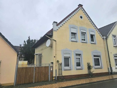 Vermietetes Zweifamilienhaus mit Garage und Nebengebäude in beliebter Lage von Celle-Neustadt