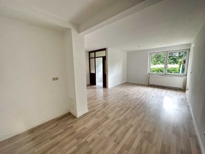 Vermietete 2-Raum-Erdgeschosswohnung mit Terrasse & Wannenbad, sowie 2 Stellplätzen in Ebersbach!