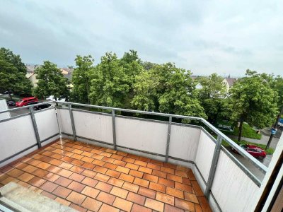Schöne 2-Zimmer-Wohnung mit 2 Balkonen und EBK in Weilimdorf