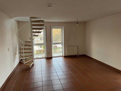 Helle, renovierte Maisonette-Wohnung in bevorzugter Lage zu vermieten