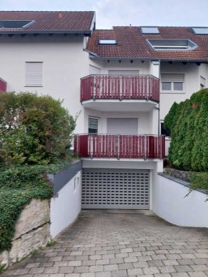 Pfiffige 2-Zimmer-Wohnung mit Balkon und EBK in Schöntal-Berlichingen