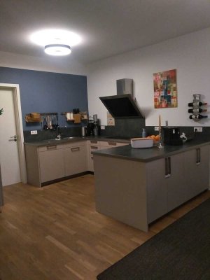 Stilvolle, sanierte 4-Zimmer Altbau-Wohnung mit Balkon, Einbauküche und Tiefgarage in Kaiserslautern