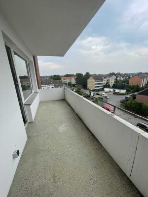 frisch sanierte 3 Zimmer Wohnung mit Balkon