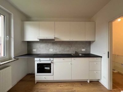 Modernisierte 2-Zimmer-Wohnung mit Balkon, Erstbezug!